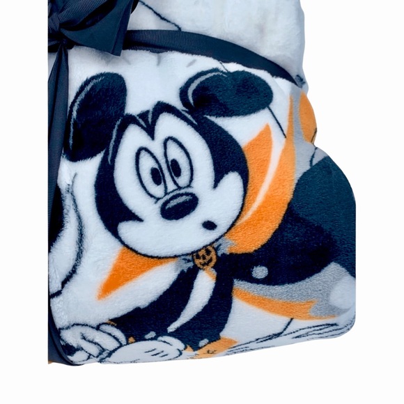 Mickey Minnie Mouse Halloween Plush Blanket Full Queen Disney Trick or Treat - Picture 2 of 4